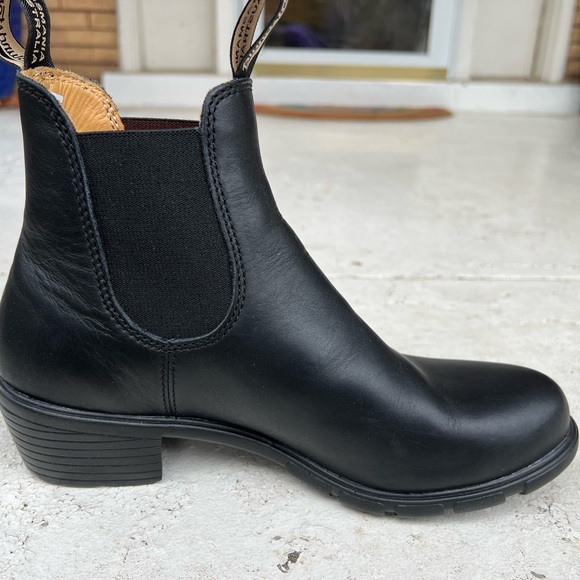 Blundstone 1671 Low Heel Ankle Boots - Picture 1 of 7